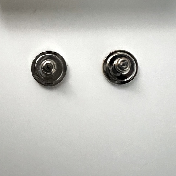 đ Tory Burch Authentic Jewelry Merchandise At Awesome Prices To Buy Now & Save - Picture 8 of 8